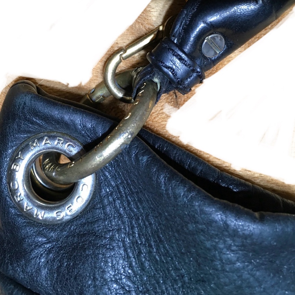Marc Jacobs Classic Q Hillier Pebbled Leather Hobo Shoulder Handbag - Picture 4 of 14